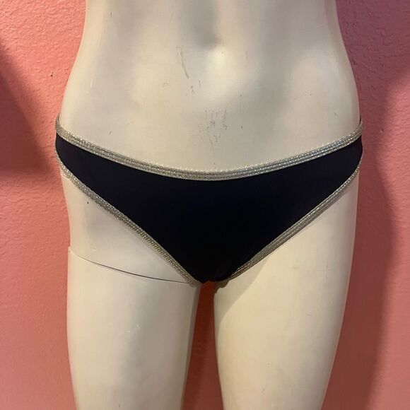 BEACH BUNNY BIKINI SET .. - Picture 3 of 11